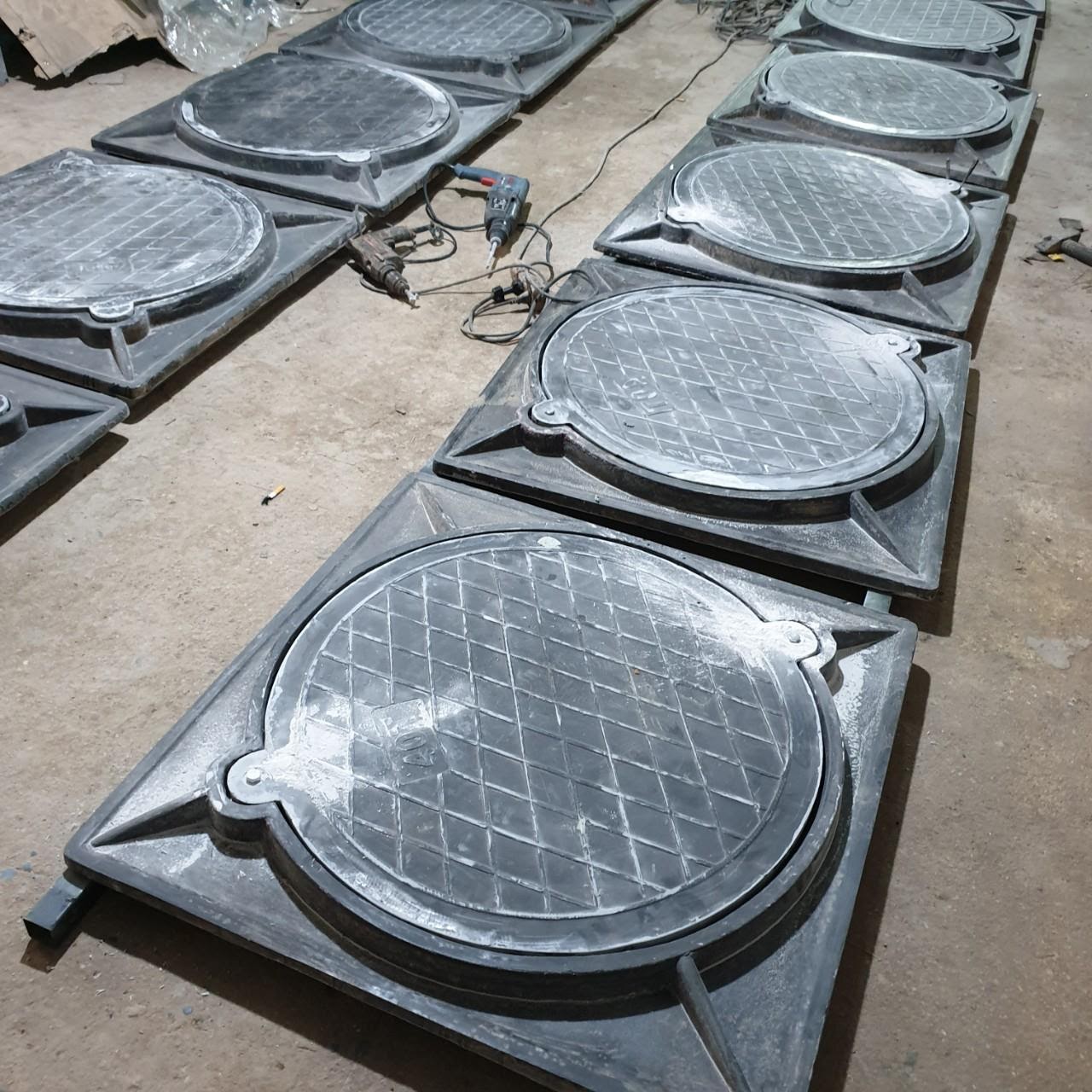 Công ty cung cấp dịch vụ lắp đặt nắp hố ga Composite