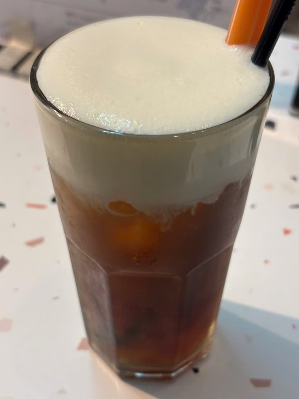 Hồng trà machiato trân châu