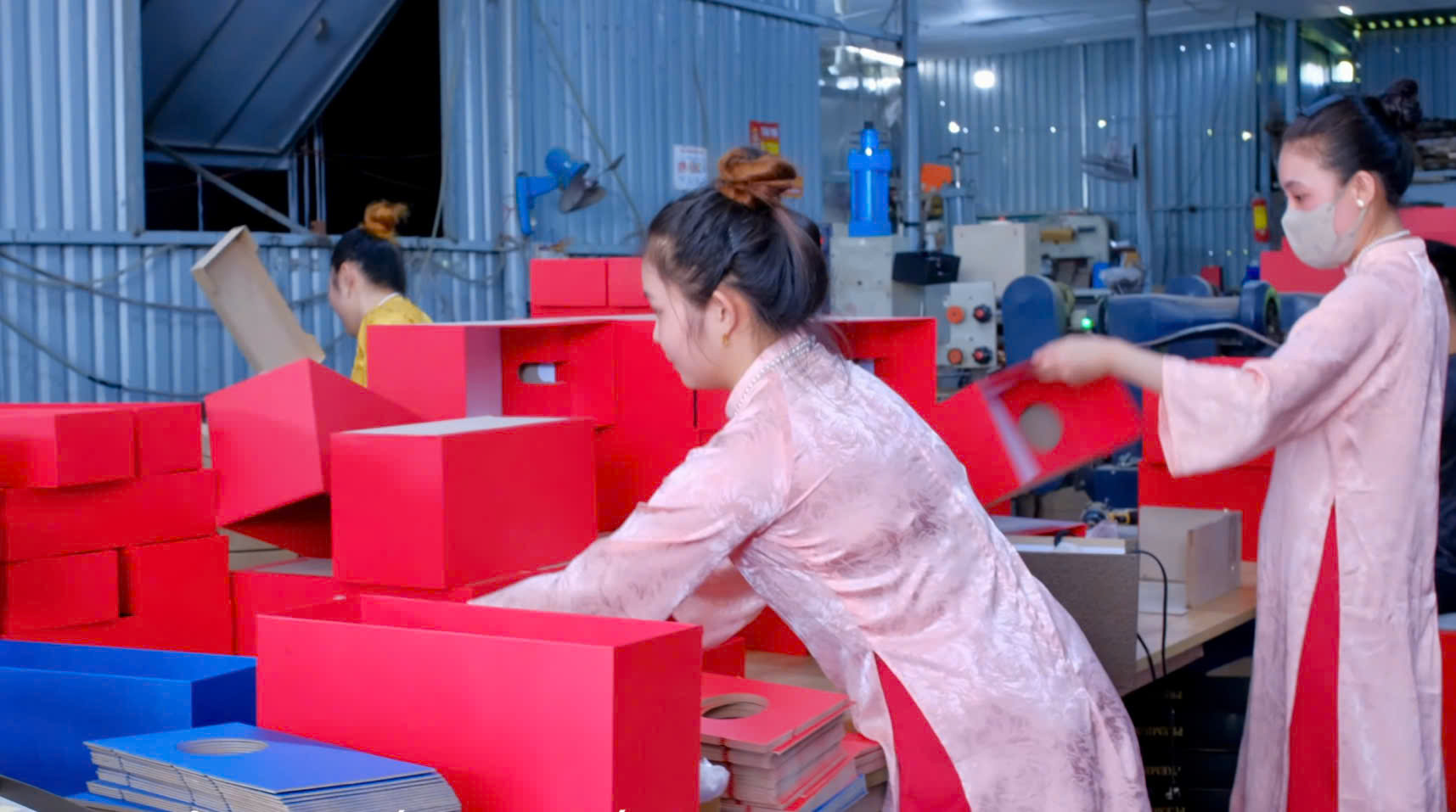 xuong sx hop qua tet 2025.3dkid.04-tại-tphcm