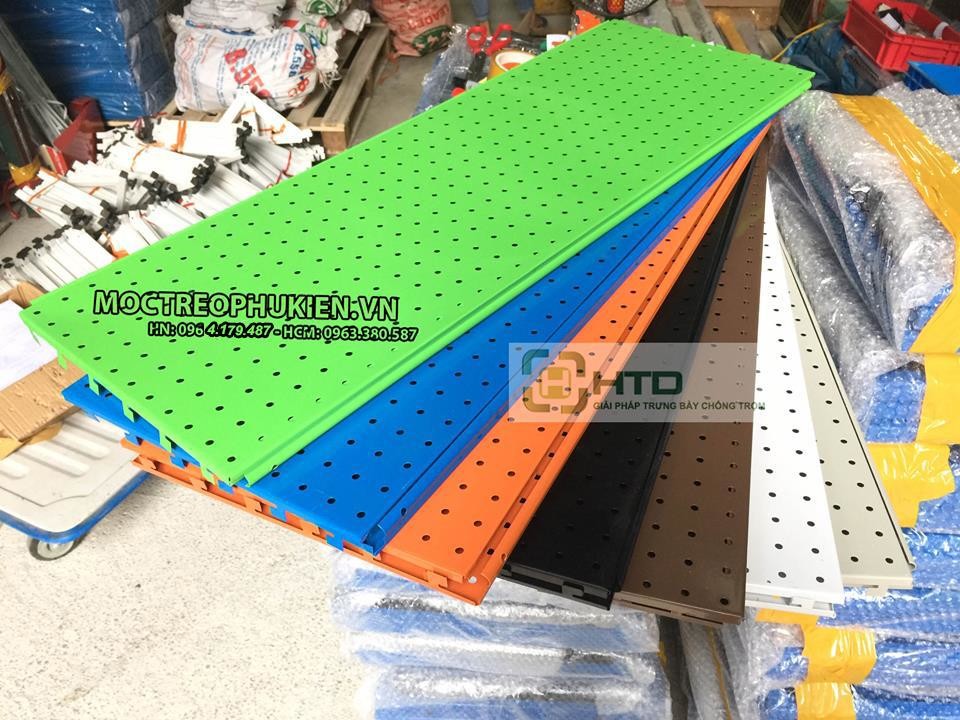 tấm lỗ cài móc treo