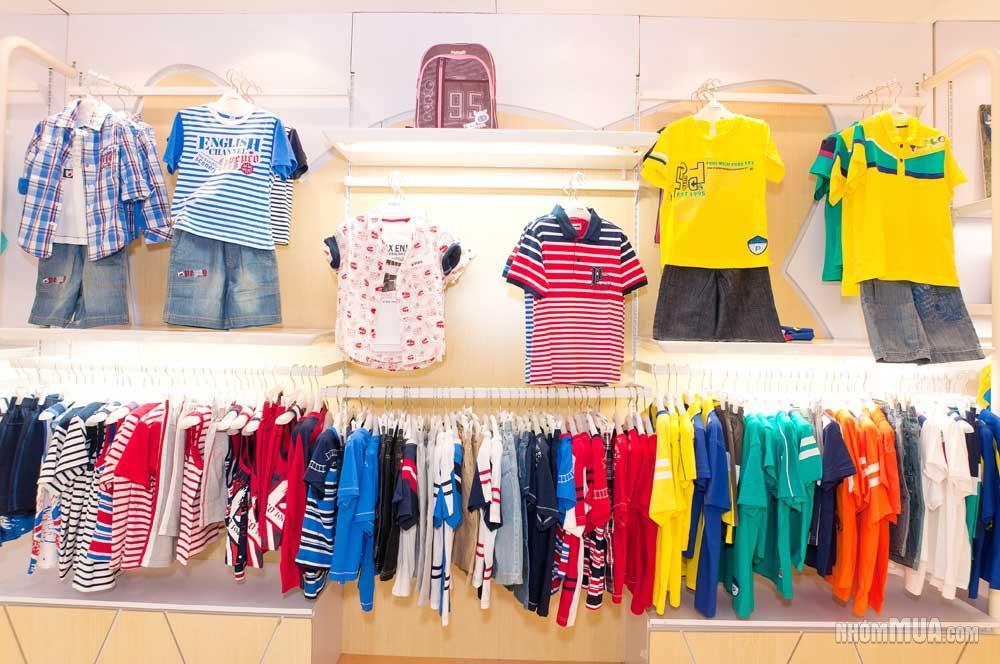 kệ treo tường quần áo