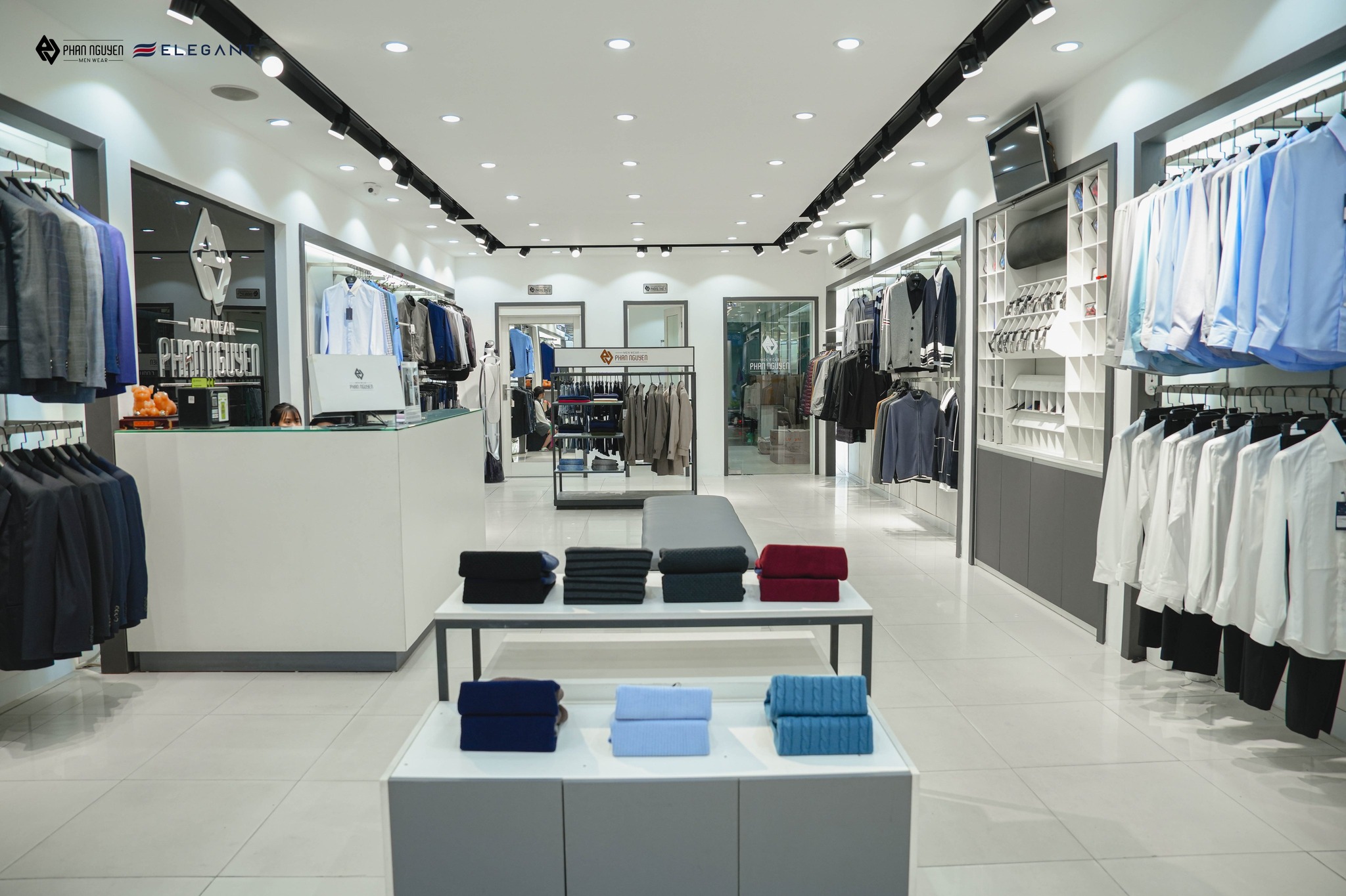 kệ treo quần áo