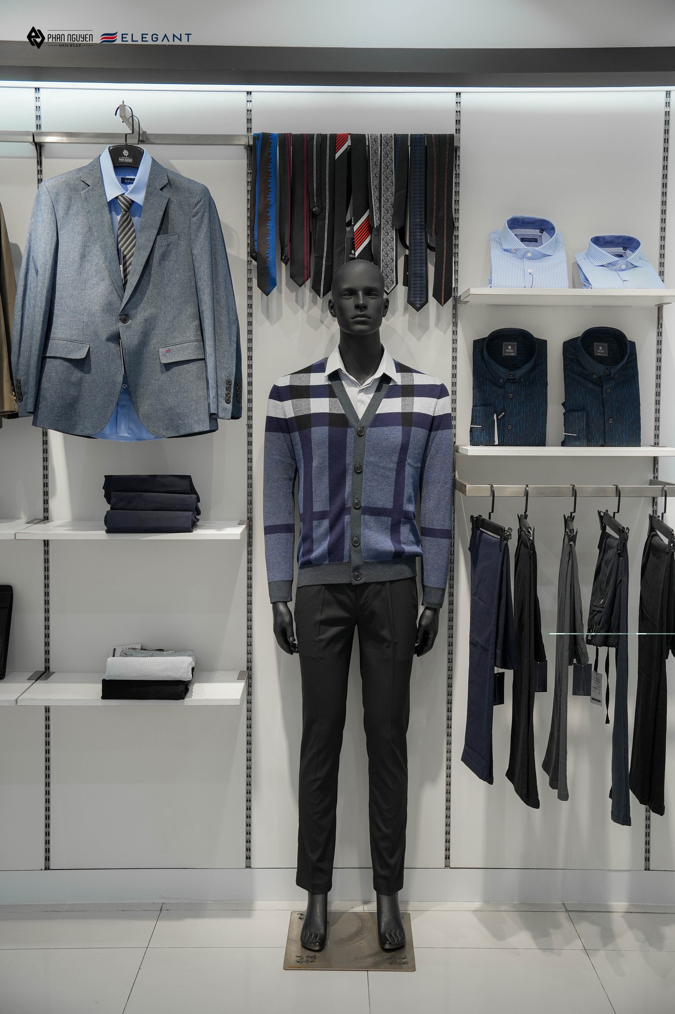 KỆ TREO QUẦN ÁO