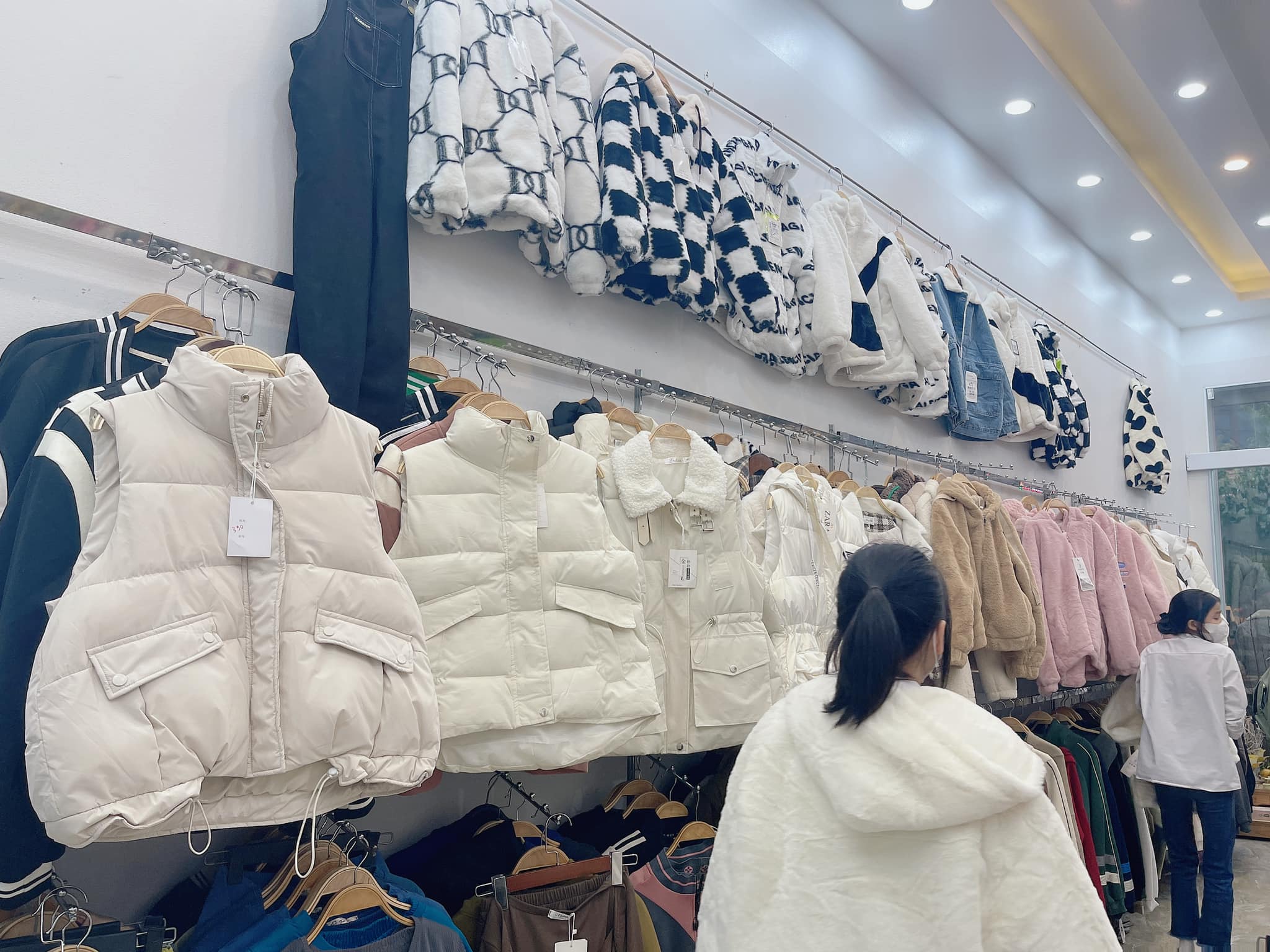 móc treo quần áo bi