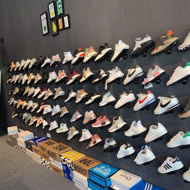 kệ trưng bày giày dép