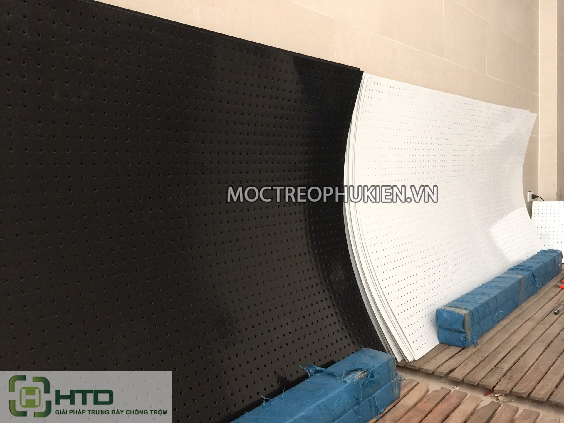 tấm thép đột lỗ cài móc treo