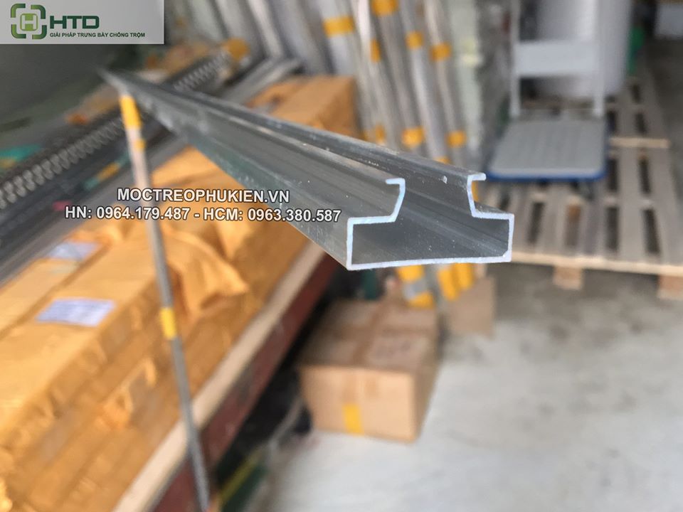 rãnh nhôm cài tấm slatwall