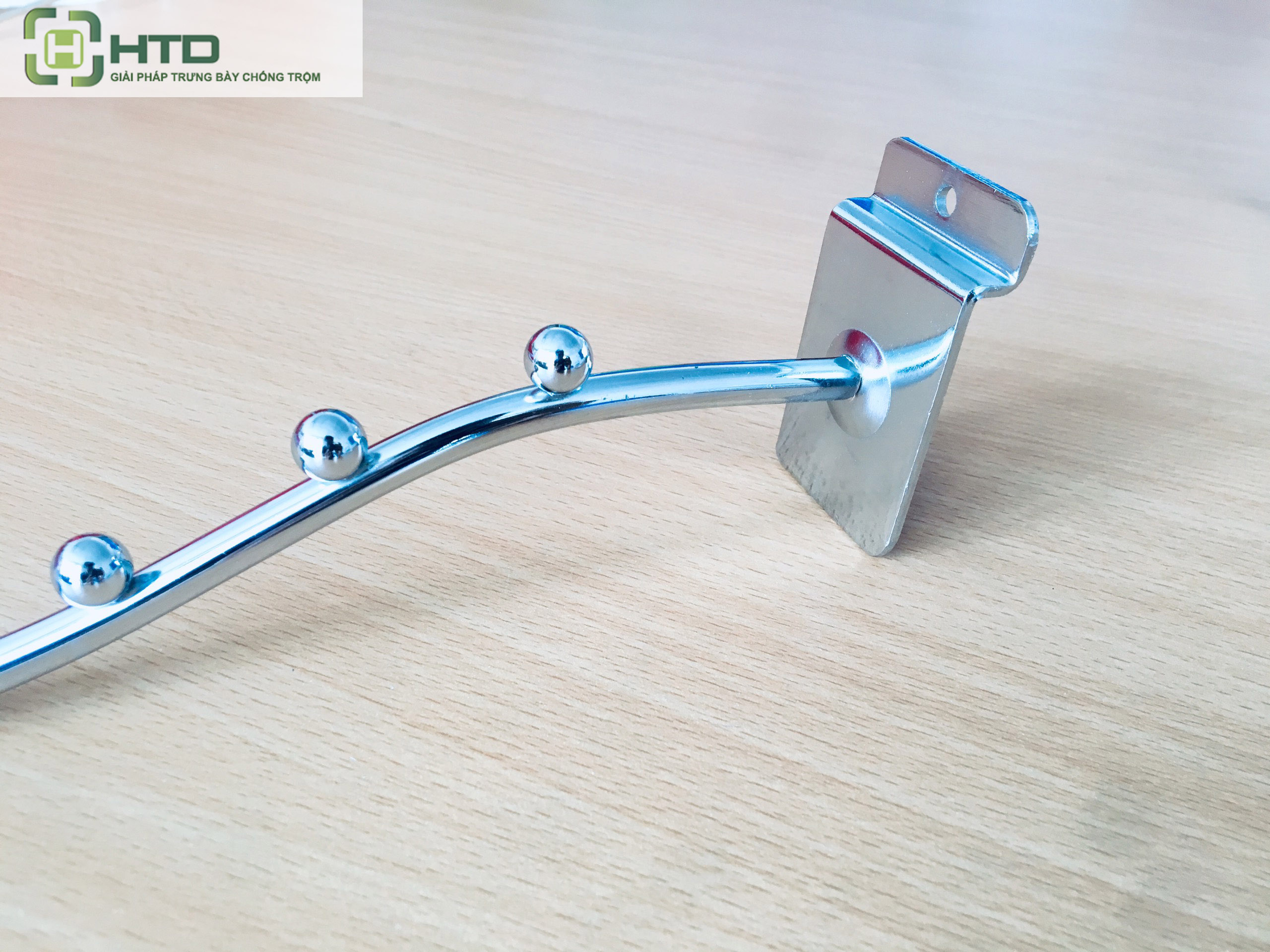 móc treo quần áo bi