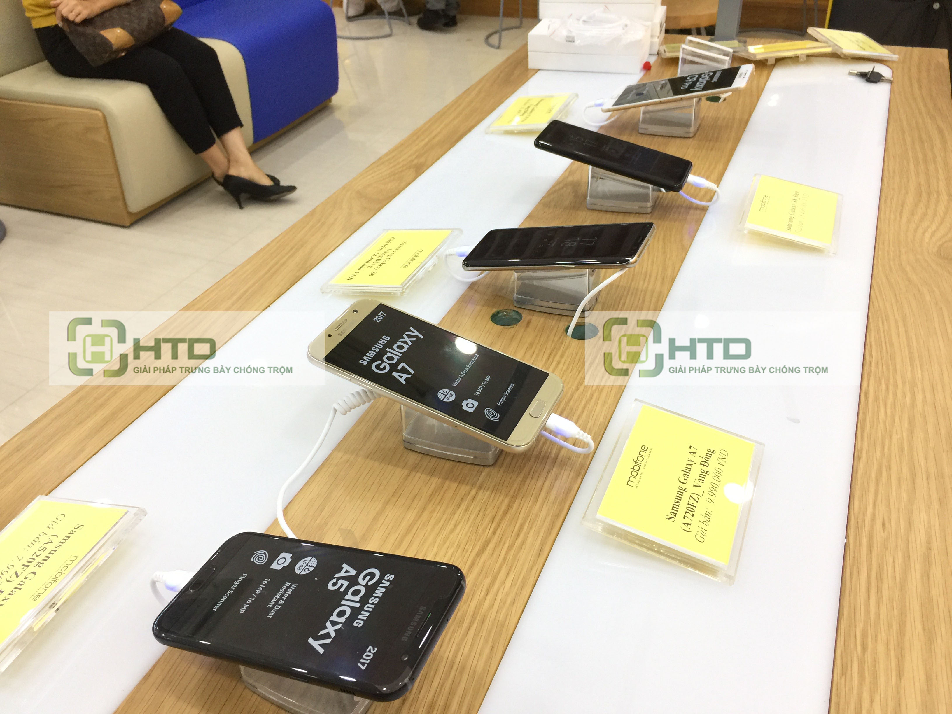 chống trộm trưng bày điện thoại samsung galaxy s8