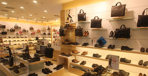 kệ trưng bày giày dép