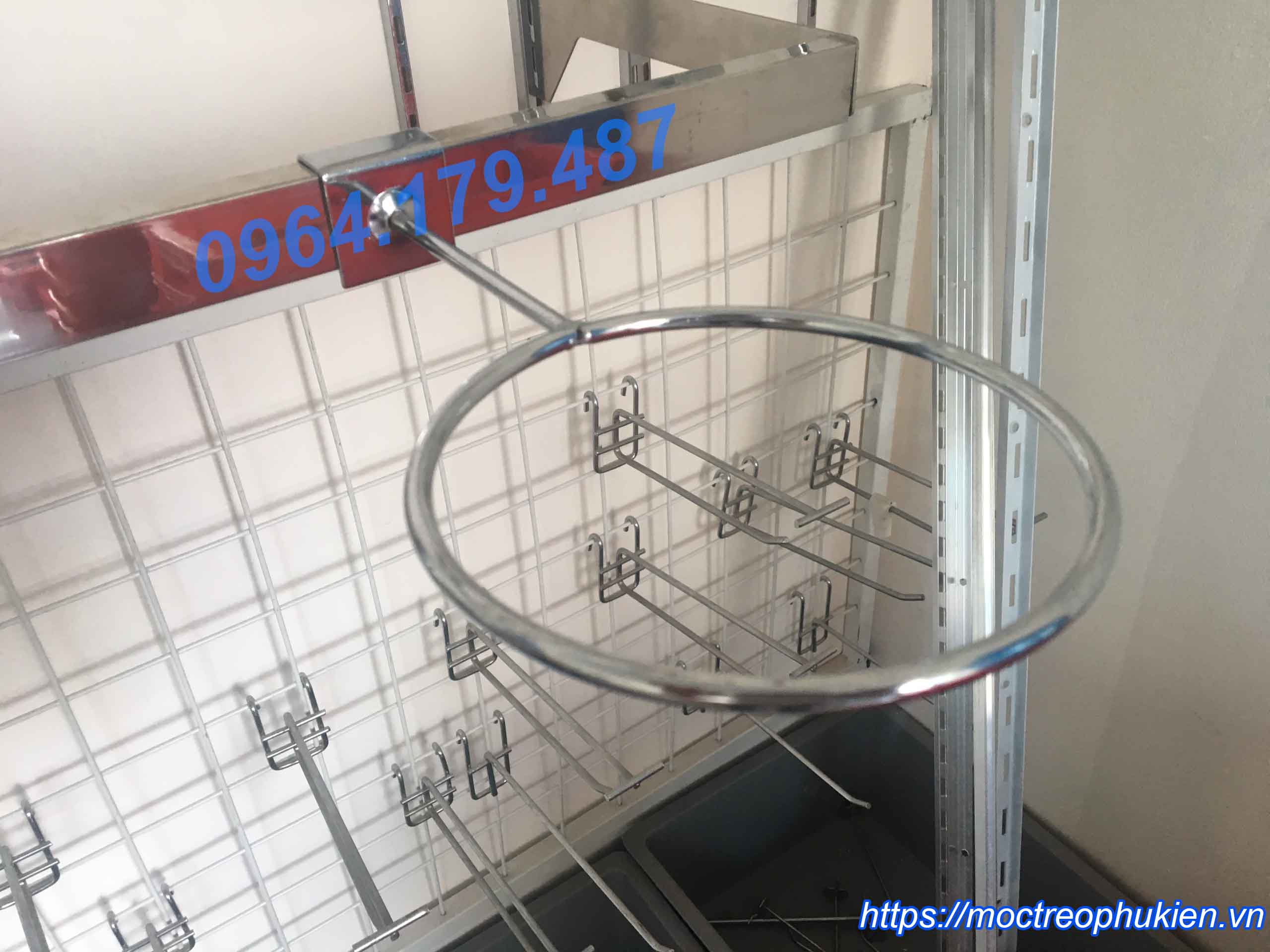 kệ trưng bày bóng đá