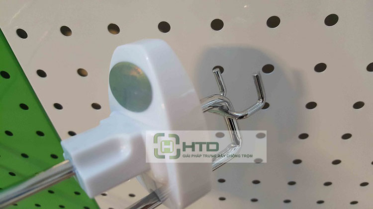móc treo chống trộm cài tấm lỗ