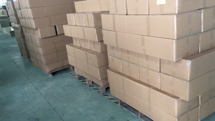 kho tấm nhựa rãnh cài PVC