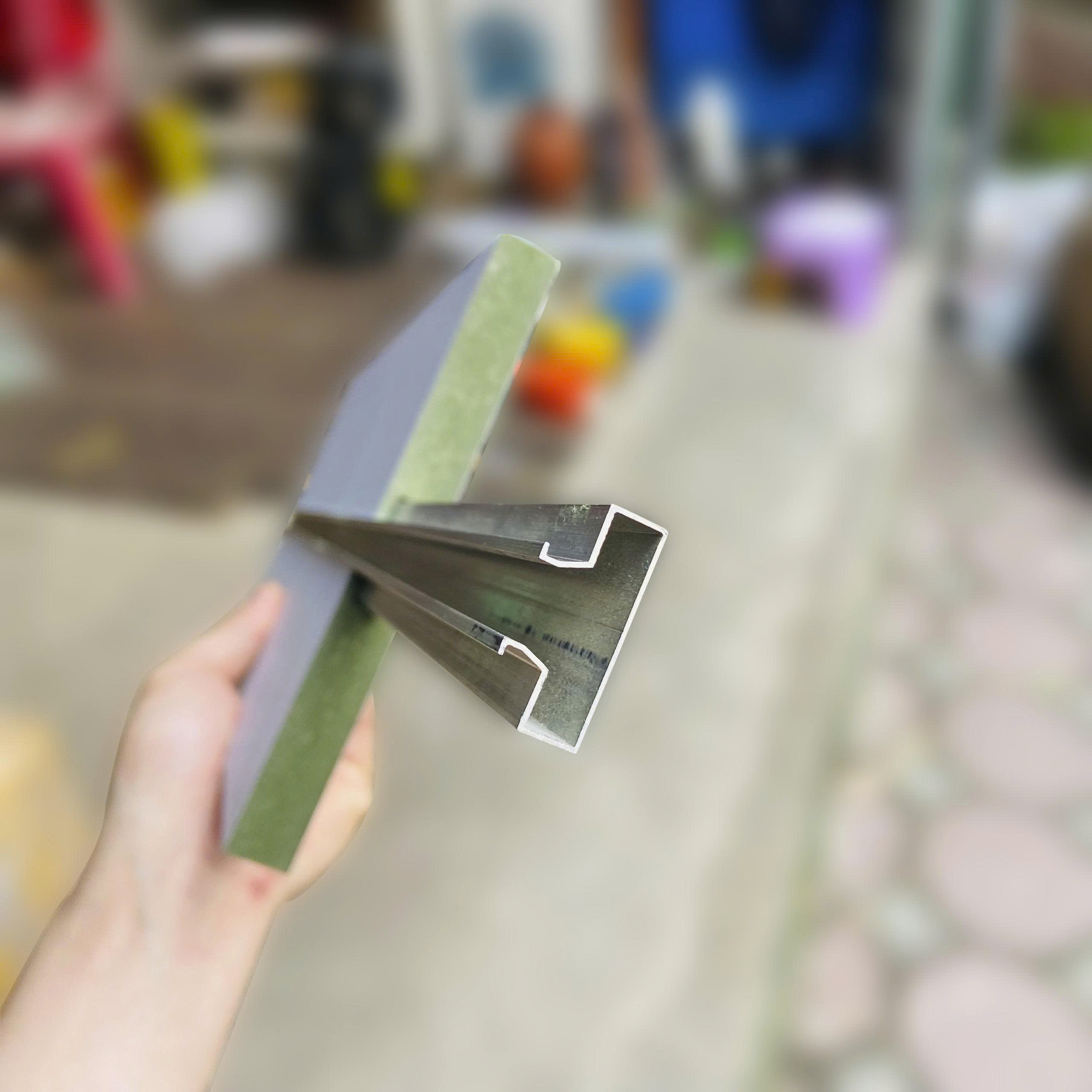 rãnh nhôm cài móc treo