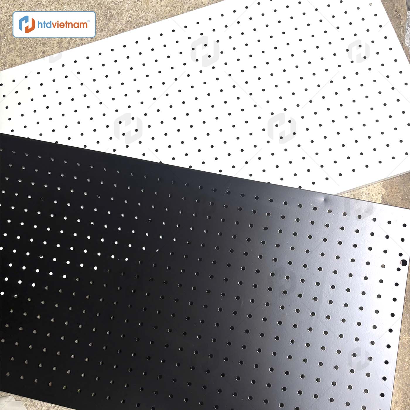 Tấm thép đục lỗ treo dụng cụ