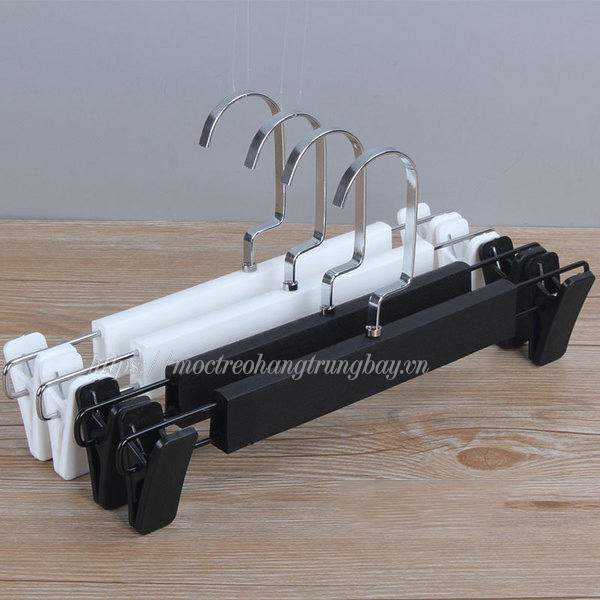 móc nhựa treo quần áo