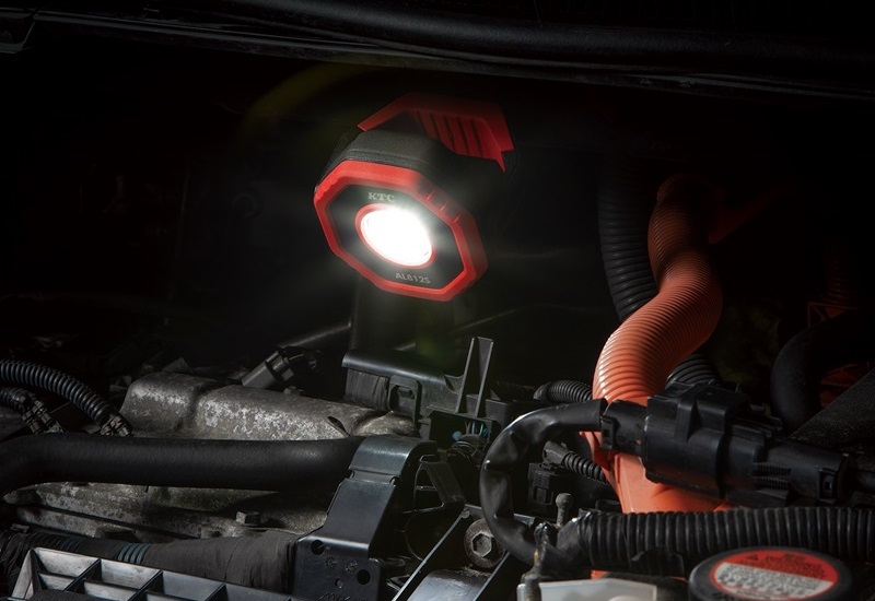 Đèn LED sạc cầm tay, KTC AL812S, độ sáng 700LM, góc quay 360 độ