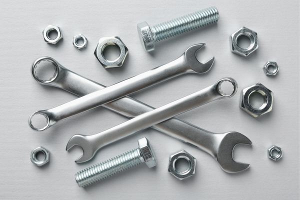 Cách xác định kích thước cờ lê phù hợp với đường kính bu lông