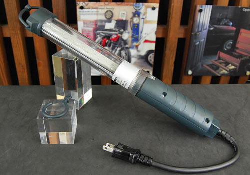 Đèn soi gầm, đèn soi biển số, đèn soi biển số Triens, CL-18,