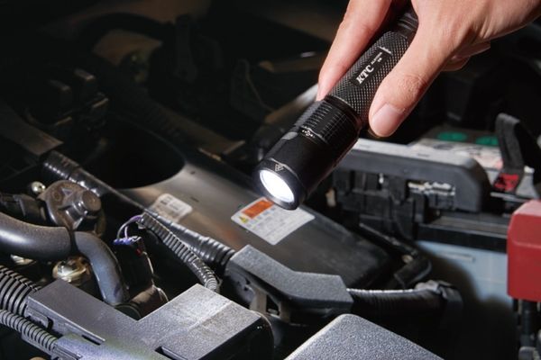 Đèn pin cầm tay sạc điện nhập khẩu chính hãng Nhật Bản của An Khánh