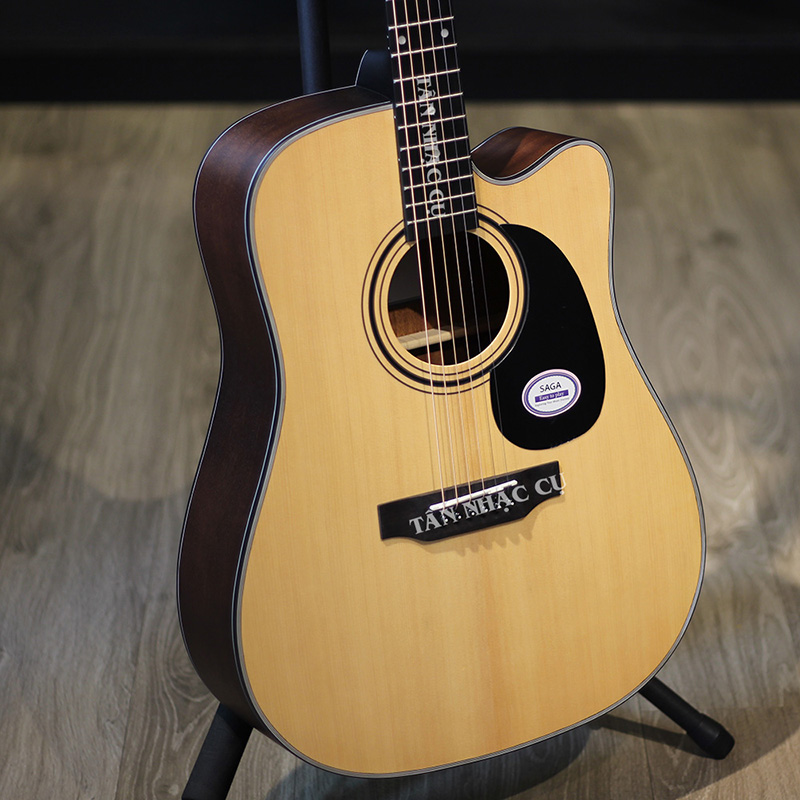 Đàn Guitar Saga SF600C Acoustic