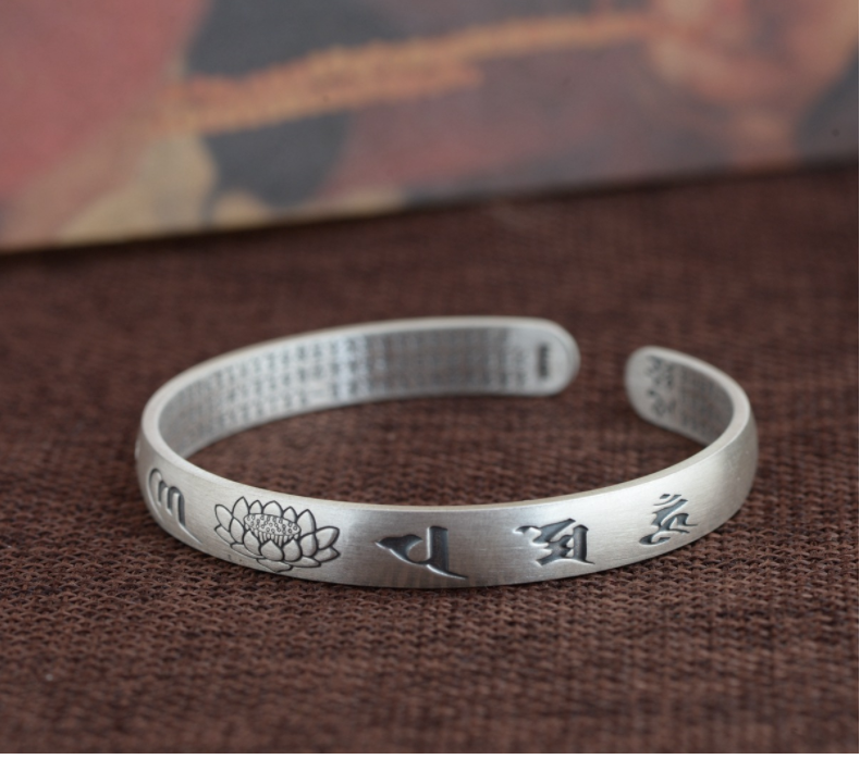 VÒNG TAY BẠC KHẮC OM MANI PADME HUM TÂY TẠNG - VT253