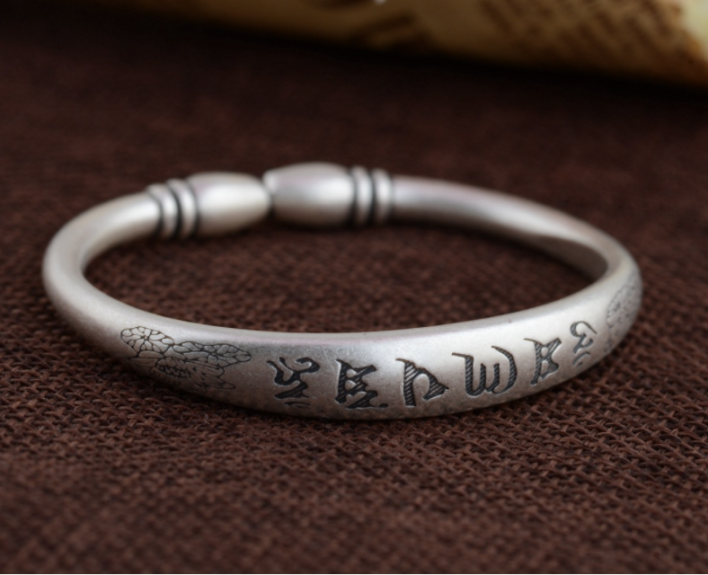 VÒNG TAY KHẮC OM MANI PADME HUM TÂY TẠNG - VT272