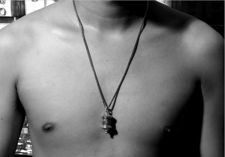 Mặt Dây Chuyền Trụ Om Mani Padme Hum - DC463