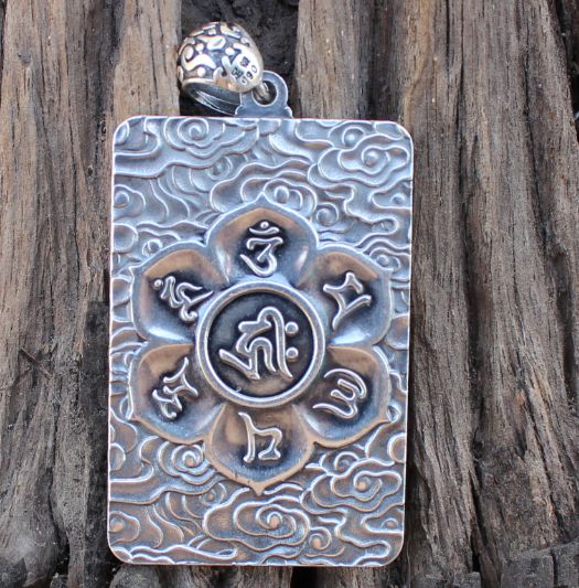 Mặt Dây Chuyền Thiên Thủ Thiên Nhãn - Om Mani Padme Hum - DC479