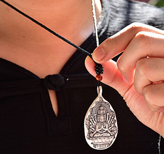 Mặt Dây Chuyền Đại Thế Chí Bồ Tát - Khắc Om Mani Padme Hum - DC5373