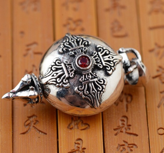 Mặt dây chuyền Khắc Om Mani Padme Hum Phật Giáo -DC564