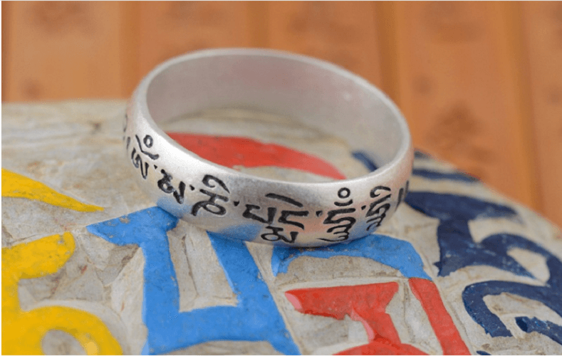 Nhẫn Khắc Om Mani Padme Hum Tây Tạng -NH166