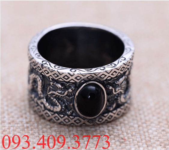 NHẪN KHẮC HOA VĂN HÌNH RỒNG - HỘT ĐÁ ĐEN - NH183