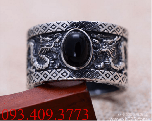 NHẪN KHẮC HOA VĂN HÌNH RỒNG - HỘT ĐÁ ĐEN - NH183