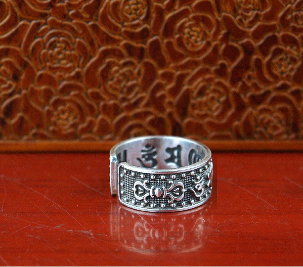 NHẪN KHẮC OM MANI PADME HUM - CHÙY KIM CANG - NH231