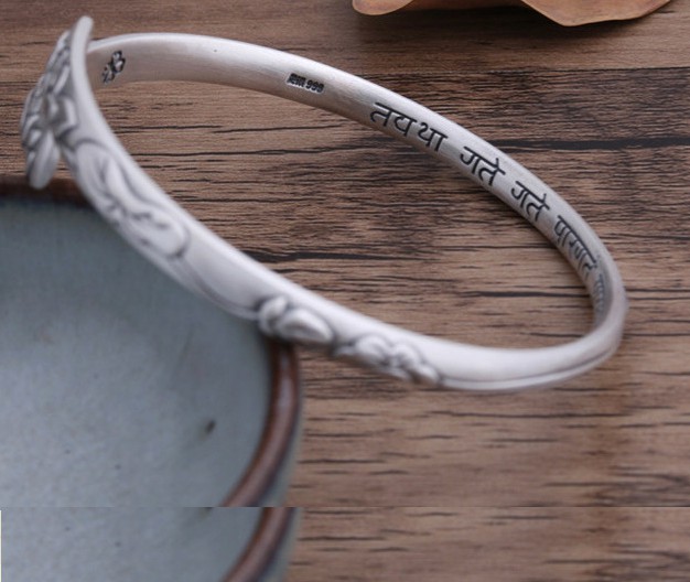 Vòng Tay Khắc Liên Hoa Tây Tạng - VT364