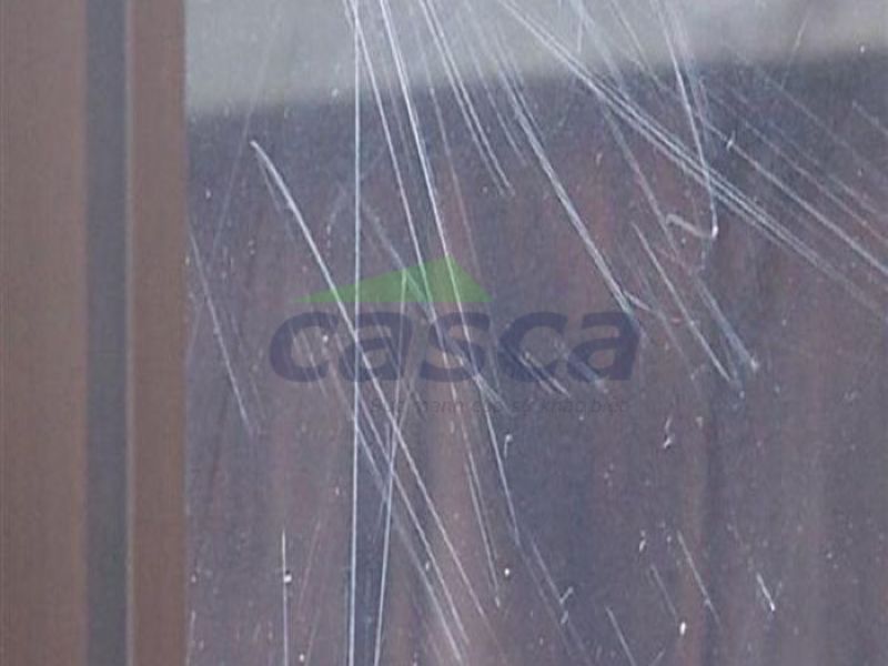 Cần chuẩn bị những dụng cụ nào để xử lý khi kính bị xước