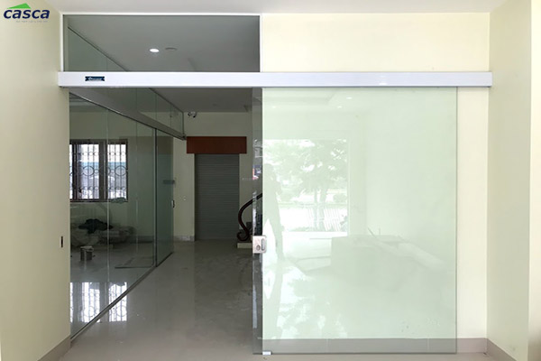 Cửa trượt tự động 1 cánh hay còn gọi là cửa kính tự động 1 cánh