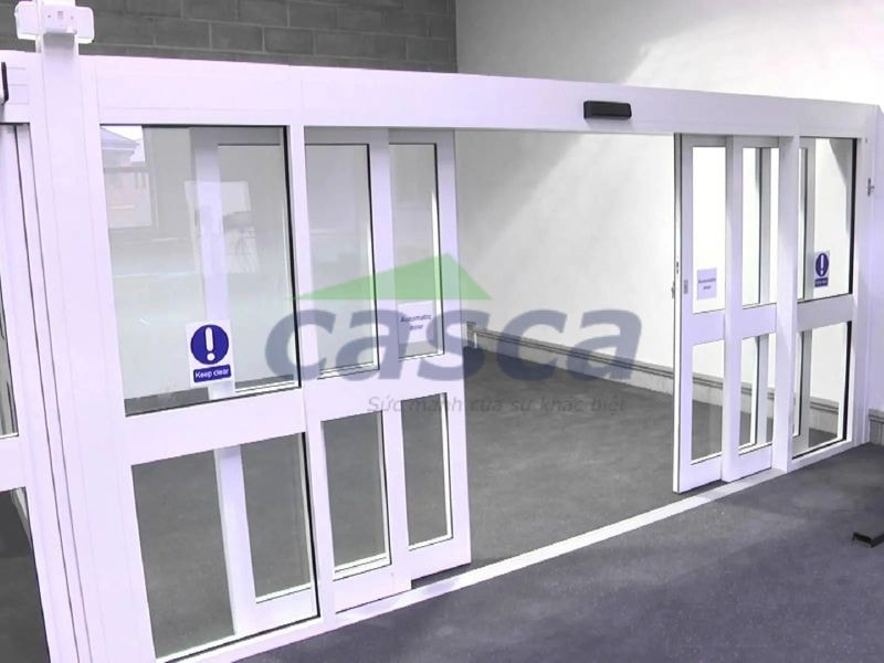 Cửa tự động KODO Hàn Quốc màu trắng sang trọng của CASCA