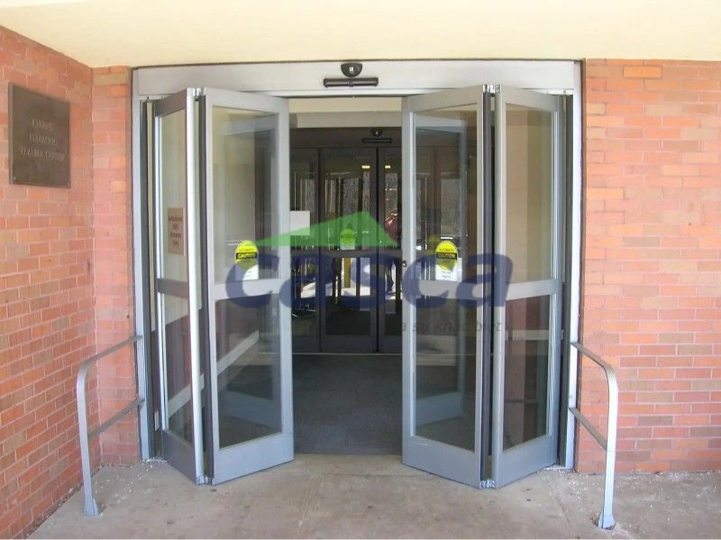 Kích thước cửa chính phù hợp với thiết kế của ngôi nhà