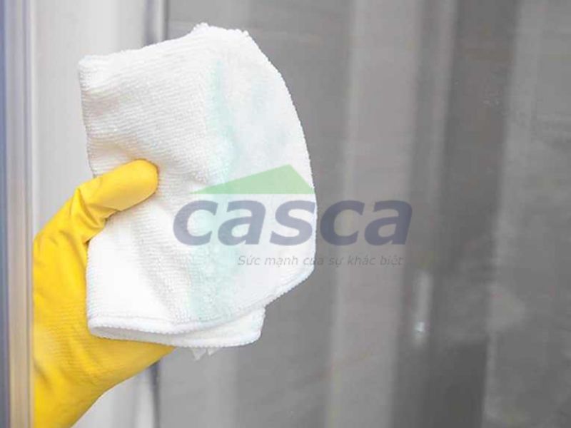 Những bước giúp xóa vết xước trên cửa kính cường lực