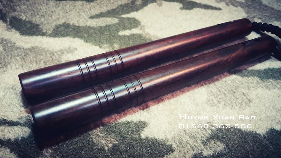 Côn nhị khúc gỗ đàn hương Châu Phi