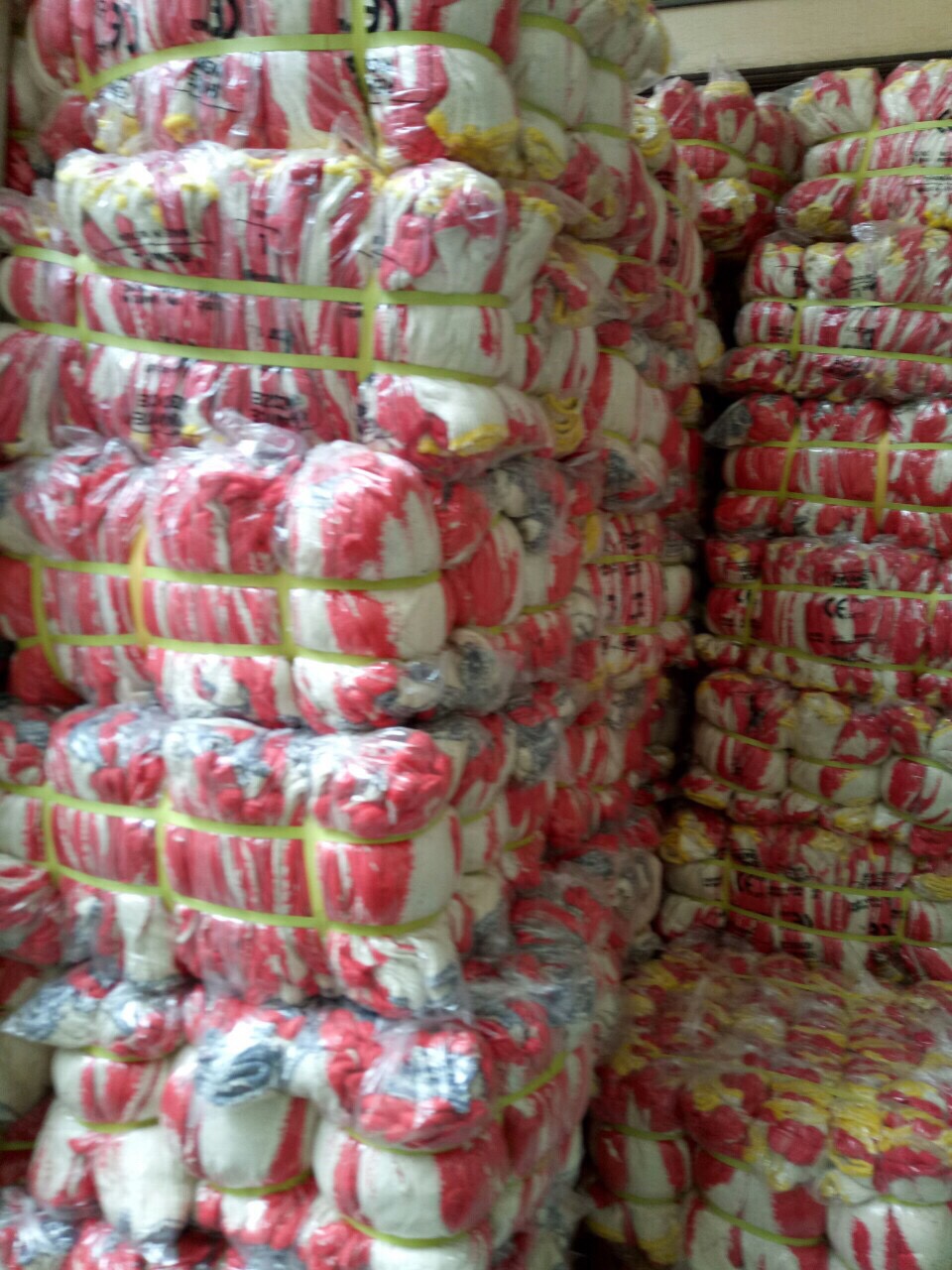 Kho găng tay sơn đỏ