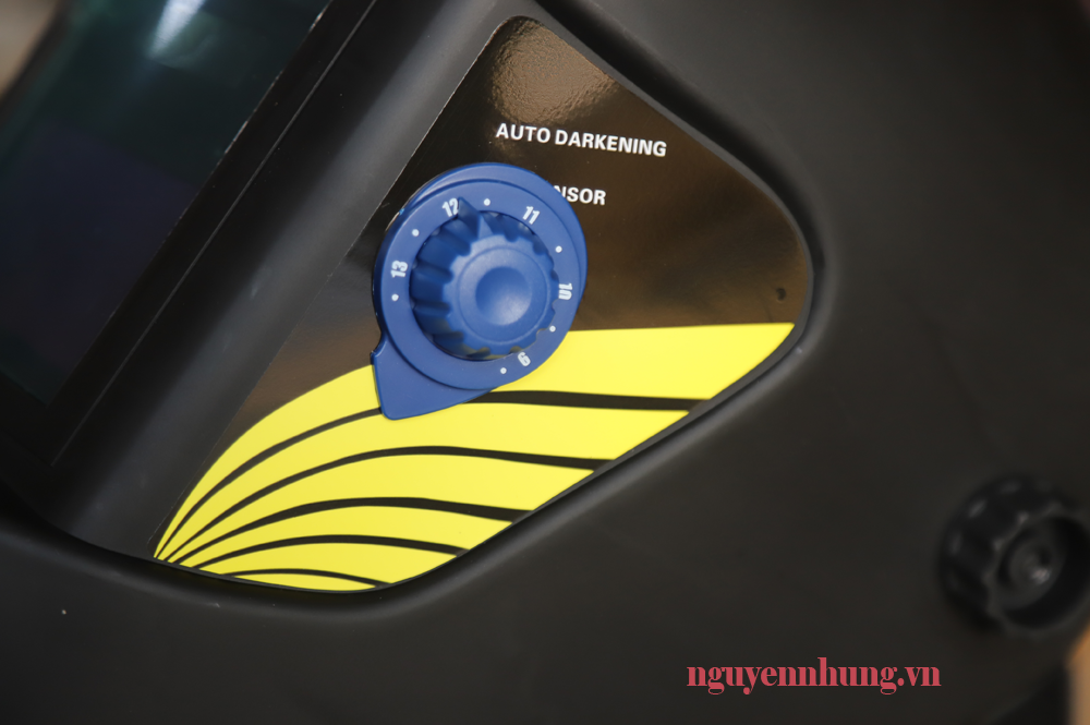 Mũ hàn năng lượng - núm vặn điều chỉnh độ nhạy sáng và độ trễ sáng