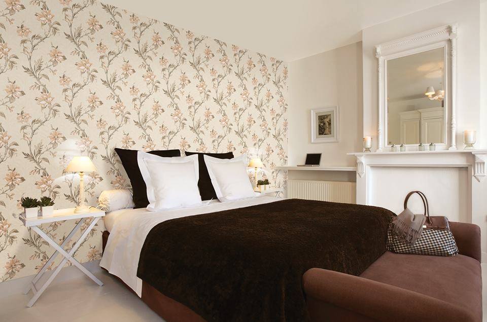 Giấy dán tường phòng ngủ cho đôi vợ chồng trẻ