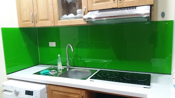 kính cường lực sơn màu ốp bếp màu xanh lá