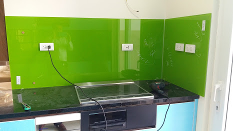 kính ốp bếp màu xanh non