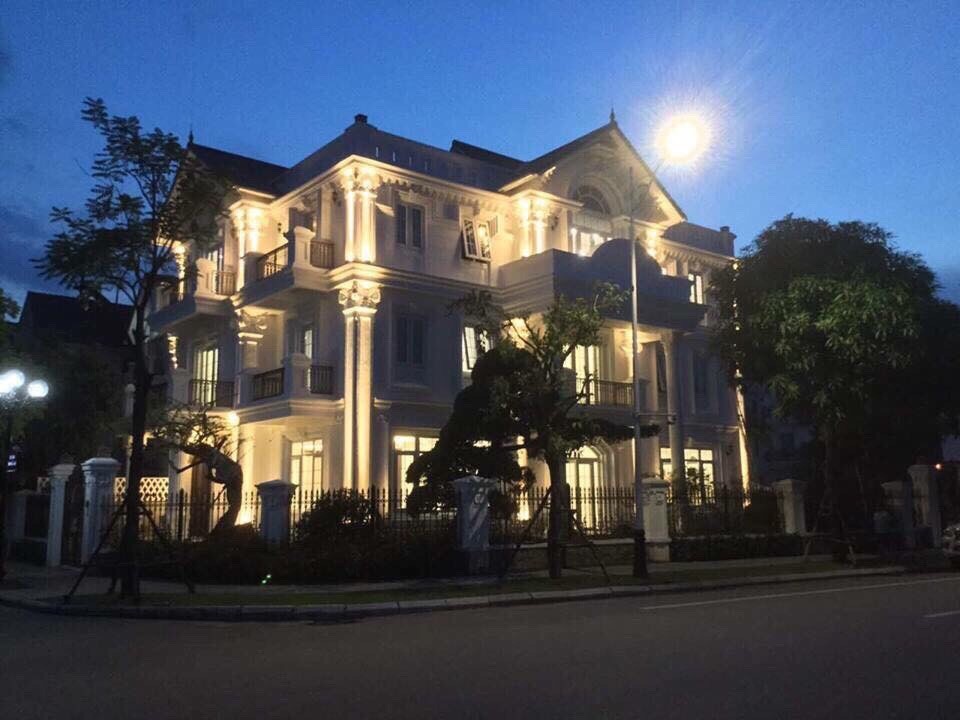 đèn led rọi cột chiếu cột hưng tín