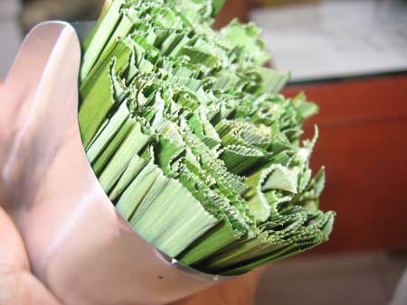 lá dứa khô (lá cơm nếp khô)