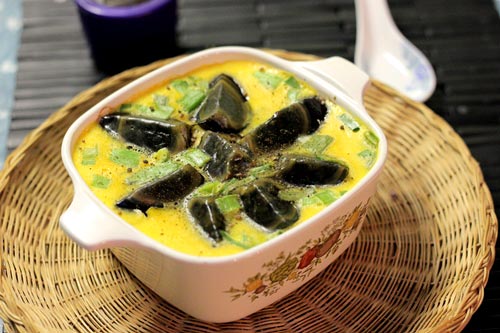 Cháo trứng bắc thảo và trứng gà